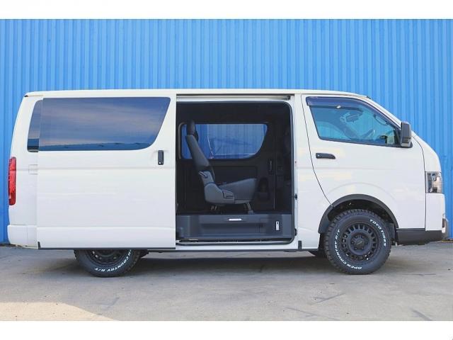 両側電動パワースライドドア完備　買い物袋を両手に持っていてもラクラク開閉♪