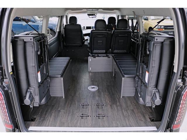 ハイエースワゴン GL FLEX Relaxing FLEXスポイラー&オバフェン 1インチローダウン DELF04ホイール FLEXシートカバー 煌LEDテールランプ カロ7インチナビ&フリップダウンモニター10インチ(4枚目)