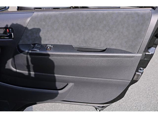 ハイエースワゴン GL FLEX Relaxing FLEXスポイラー&オバフェン 1インチローダウン DELF04ホイール FLEXシートカバー 煌LEDテールランプ カロ7インチナビ&フリップダウンモニター10インチ(32枚目)