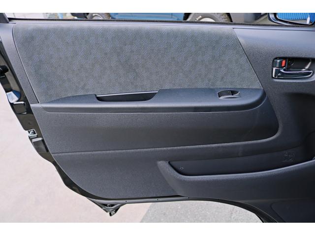 ハイエースワゴン GL FLEX Relaxing FLEXスポイラー&オバフェン 1インチローダウン DELF04ホイール FLEXシートカバー 煌LEDテールランプ カロ7インチナビ&フリップダウンモニター10インチ(35枚目)