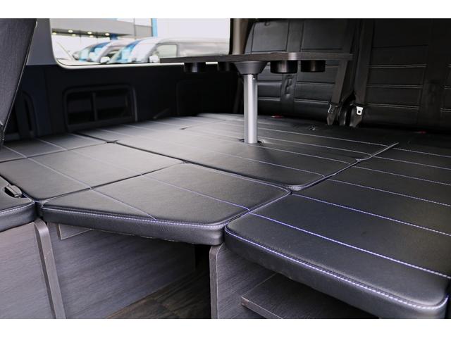 ハイエースワゴン GL FLEX Relaxing FLEXスポイラー&オバフェン 1インチローダウン DELF04ホイール FLEXシートカバー 煌LEDテールランプ カロ7インチナビ&フリップダウンモニター10インチ(42枚目)