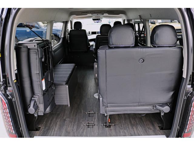 ハイエースワゴン GL FLEX Relaxing FLEXスポイラー&オバフェン 1インチローダウン DELF04ホイール FLEXシートカバー 煌LEDテールランプ カロ7インチナビ&フリップダウンモニター10インチ(44枚目)