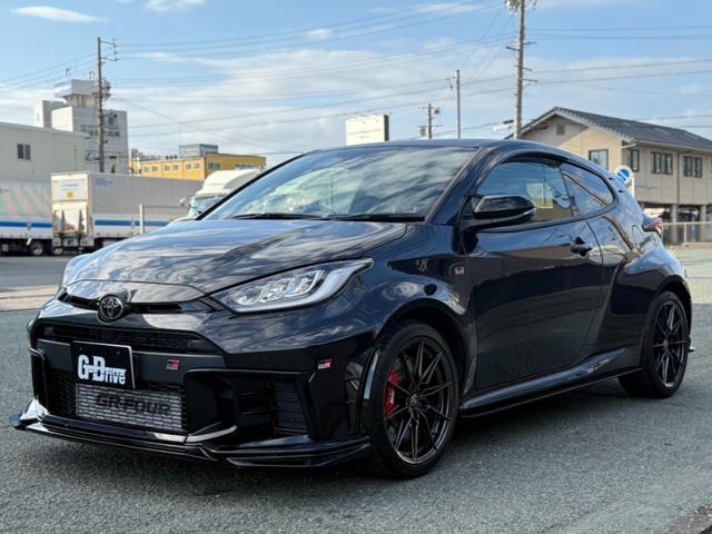 ＧＲヤリス ＲＺ　ハイパフォーマンス　／令和６年式／後期モデル／６速マニュアル車／ＧＲエアロパーツ（Ｆ・Ｓ・Ｒ）／クーリングＰＫＧ／ナビＰＫＧ／マーブルカーボンルーフ／サブラジエーター／ＪＢＬ／純正ナビ＆ＴＶ／バックカメラ（4枚目）