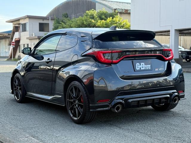 ＧＲヤリス ＲＺ　ハイパフォーマンス　／令和６年式／後期モデル／６速マニュアル車／ＧＲエアロパーツ（Ｆ・Ｓ・Ｒ）／クーリングＰＫＧ／ナビＰＫＧ／マーブルカーボンルーフ／サブラジエーター／ＪＢＬ／純正ナビ＆ＴＶ／バックカメラ（5枚目）