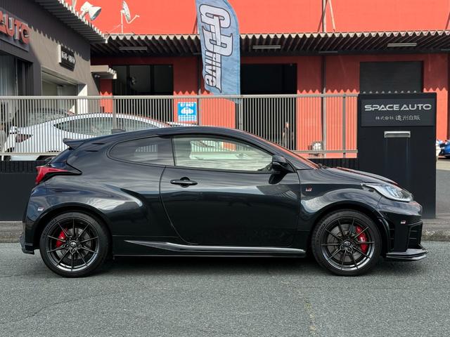ＧＲヤリス ＲＺ　ハイパフォーマンス　／令和６年式／後期モデル／６速マニュアル車／ＧＲエアロパーツ（Ｆ・Ｓ・Ｒ）／クーリングＰＫＧ／ナビＰＫＧ／マーブルカーボンルーフ／サブラジエーター／ＪＢＬ／純正ナビ＆ＴＶ／バックカメラ（8枚目）