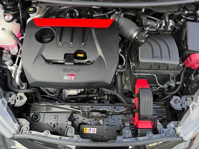 ＧＲヤリス ＲＺ　ハイパフォーマンス　／令和６年式／後期モデル／６速マニュアル車／ＧＲエアロパーツ（Ｆ・Ｓ・Ｒ）／クーリングＰＫＧ／ナビＰＫＧ／マーブルカーボンルーフ／サブラジエーター／ＪＢＬ／純正ナビ＆ＴＶ／バックカメラ（17枚目）