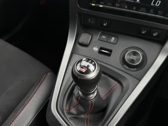 ＧＲヤリス ＲＺ　ハイパフォーマンス　／令和６年式／後期モデル／６速マニュアル車／ＧＲエアロパーツ（Ｆ・Ｓ・Ｒ）／クーリングＰＫＧ／ナビＰＫＧ／マーブルカーボンルーフ／サブラジエーター／ＪＢＬ／純正ナビ＆ＴＶ／バックカメラ（27枚目）