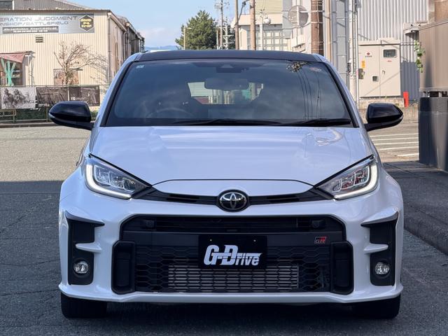ＧＲヤリス ＲＺ　／令和３年式／６速マニュアル車／トヨタセーフティセンス／カーボンルーフ／ＬＥＤヘッドライト／純正１８インチアルミ／ヘッドアップディスプレイ／ＡＨＢ／レーダークルコン／スマートキー＆プッシュスタート（6枚目）