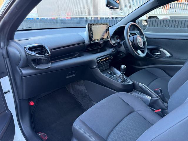 ＧＲヤリス ＲＺ　／令和３年式／６速マニュアル車／トヨタセーフティセンス／カーボンルーフ／ＬＥＤヘッドライト／純正１８インチアルミ／ヘッドアップディスプレイ／ＡＨＢ／レーダークルコン／スマートキー＆プッシュスタート（18枚目）