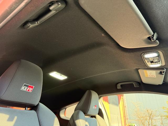 ＧＲヤリス ＲＺ　／令和３年式／６速マニュアル車／トヨタセーフティセンス／カーボンルーフ／ＬＥＤヘッドライト／純正１８インチアルミ／ヘッドアップディスプレイ／ＡＨＢ／レーダークルコン／スマートキー＆プッシュスタート（22枚目）