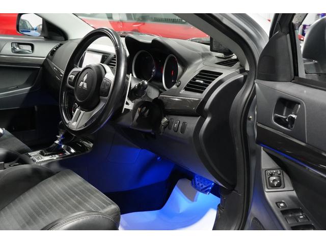 ランサー ＧＳＲエボリューションＸ　／３００ＰＳモデル／純正１８インチアルミ／純正レカロシート／ＨＫＳマフラー／ＳＡＲＤキャタライザー／ＴＯＭＥＩタービン／ビルシュタインサスペンション／キーレスオペレーション（12枚目）