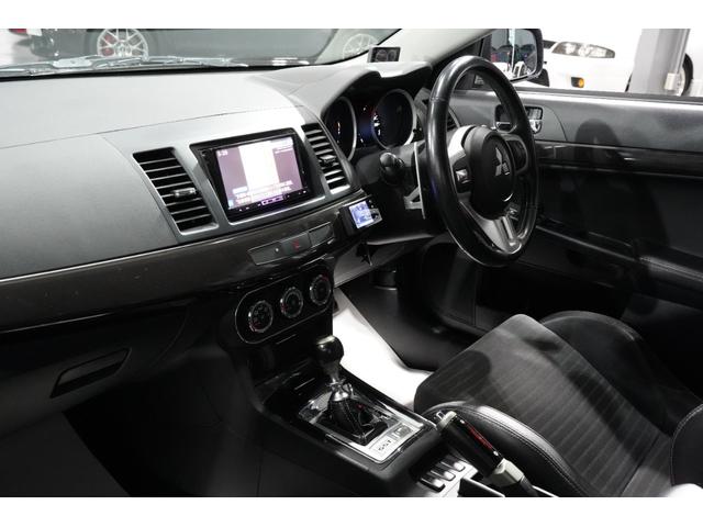 ランサー ＧＳＲエボリューションＸ　／３００ＰＳモデル／純正１８インチアルミ／純正レカロシート／ＨＫＳマフラー／ＳＡＲＤキャタライザー／ＴＯＭＥＩタービン／ビルシュタインサスペンション／キーレスオペレーション（14枚目）