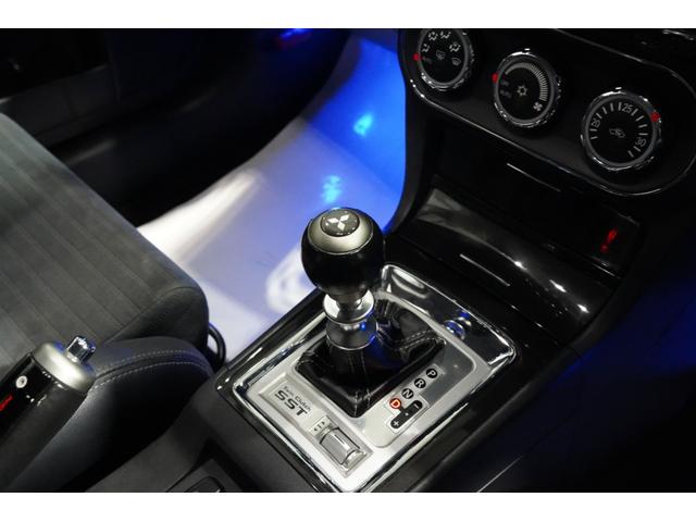 ランサー ＧＳＲエボリューションＸ　／３００ＰＳモデル／純正１８インチアルミ／純正レカロシート／ＨＫＳマフラー／ＳＡＲＤキャタライザー／ＴＯＭＥＩタービン／ビルシュタインサスペンション／キーレスオペレーション（18枚目）