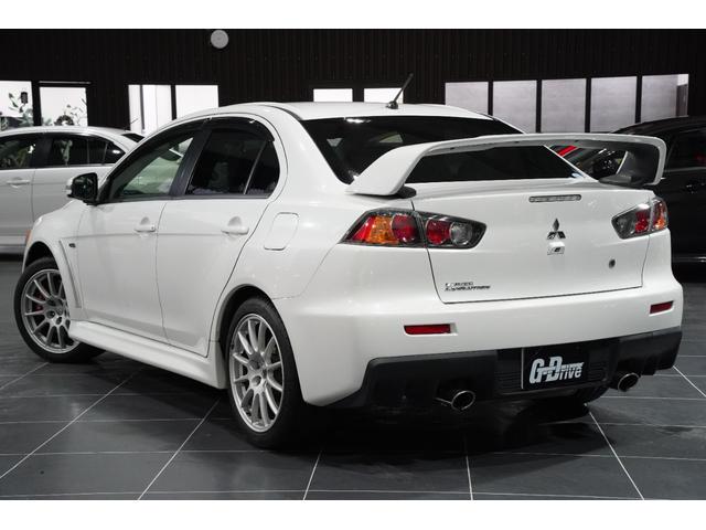 ランサー ＧＳＲエボリューションＸ　ファイナルＳＳＴ／平成２７年式／ブレンボキャリパー／純正１８インチアルミ／純正レカロシート／大型リヤスポイラー／キーレスオペレーション（3枚目）