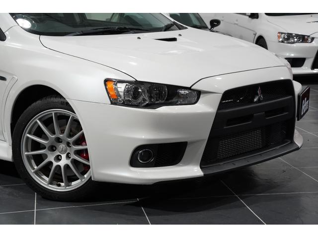 ランサー ＧＳＲエボリューションＸ　ファイナルＳＳＴ／平成２７年式／ブレンボキャリパー／純正１８インチアルミ／純正レカロシート／大型リヤスポイラー／キーレスオペレーション（6枚目）