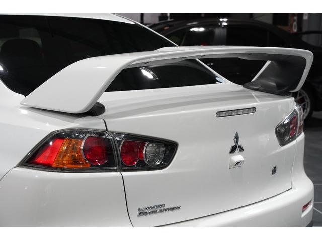 ランサー ＧＳＲエボリューションＸ　ファイナルＳＳＴ／平成２７年式／ブレンボキャリパー／純正１８インチアルミ／純正レカロシート／大型リヤスポイラー／キーレスオペレーション（8枚目）