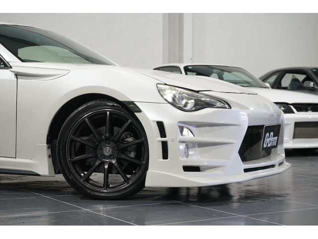 ８６ ＧＴ　／平成２５年式／６速マニュアル／ＨＫＳスーパーチャージャー・エキマニ・車高調／ＴＲＤマフラー／ＫＵＨＬバンパー／ＴＲＤエアロ／ブリッドフルバケットシート／レイズ１８インチアルミ（9枚目）