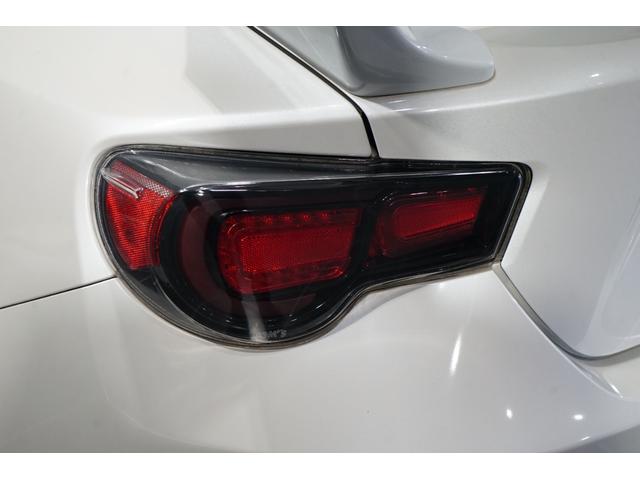８６ ＧＴ　／平成２５年式／６速マニュアル／ＨＫＳスーパーチャージャー・エキマニ・車高調／ＴＲＤマフラー／ＫＵＨＬバンパー／ＴＲＤエアロ／ブリッドフルバケットシート／レイズ１８インチアルミ（14枚目）