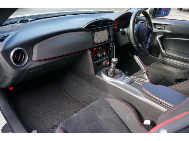 ８６ ＧＴ　／平成２５年式／６速マニュアル／ＨＫＳスーパーチャージャー・エキマニ・車高調／ＴＲＤマフラー／ＫＵＨＬバンパー／ＴＲＤエアロ／ブリッドフルバケットシート／レイズ１８インチアルミ（21枚目）