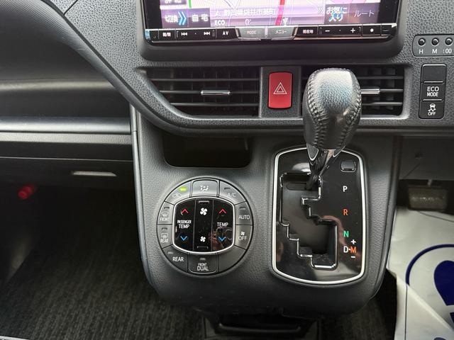 ヴォクシー ＺＳ　煌　ナビ　フルセグＴＶ　Ｂｌｕｅｔｏｏｔｈ　フリップダウンモニター　７人乗り　ＥＴＣ　両側パワースライドドア　ＤＶＤ再生　バックモニター　スマートキー　オートエアコン（17枚目）