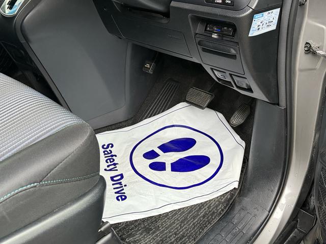 ヴォクシー ＺＳ　煌　ナビ　フルセグＴＶ　Ｂｌｕｅｔｏｏｔｈ　フリップダウンモニター　７人乗り　ＥＴＣ　両側パワースライドドア　ＤＶＤ再生　バックモニター　スマートキー　オートエアコン（23枚目）