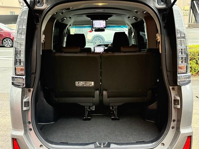 ヴォクシー ＺＳ　煌　ナビ　フルセグＴＶ　Ｂｌｕｅｔｏｏｔｈ　フリップダウンモニター　７人乗り　ＥＴＣ　両側パワースライドドア　ＤＶＤ再生　バックモニター　スマートキー　オートエアコン（28枚目）