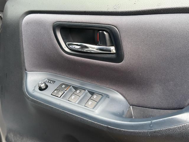ヴォクシー ＺＳ　煌　ナビ　フルセグＴＶ　Ｂｌｕｅｔｏｏｔｈ　フリップダウンモニター　７人乗り　ＥＴＣ　両側パワースライドドア　ＤＶＤ再生　バックモニター　スマートキー　オートエアコン（34枚目）