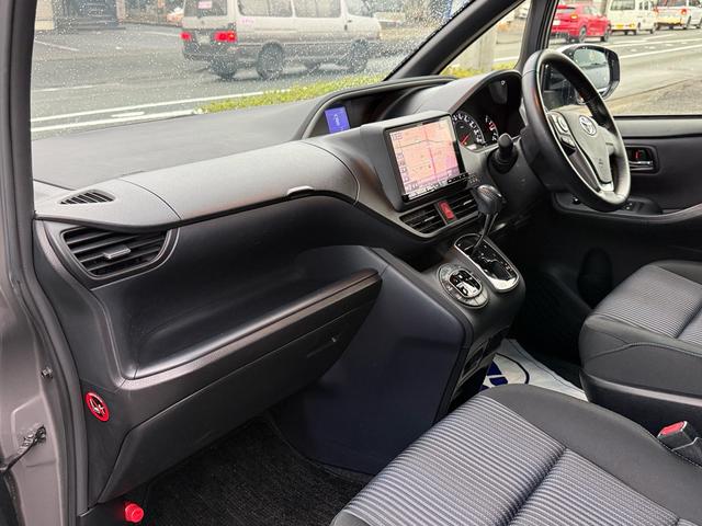 ヴォクシー ＺＳ　煌　ナビ　フルセグＴＶ　Ｂｌｕｅｔｏｏｔｈ　フリップダウンモニター　７人乗り　ＥＴＣ　両側パワースライドドア　ＤＶＤ再生　バックモニター　スマートキー　オートエアコン（45枚目）