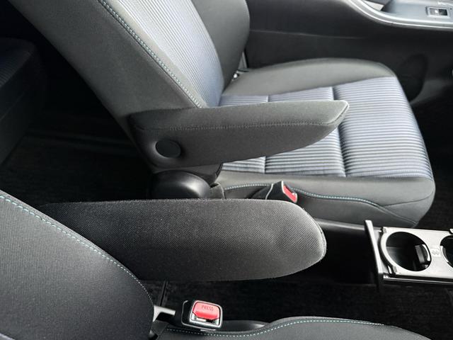 ヴォクシー ＺＳ　煌　ナビ　フルセグＴＶ　Ｂｌｕｅｔｏｏｔｈ　フリップダウンモニター　７人乗り　ＥＴＣ　両側パワースライドドア　ＤＶＤ再生　バックモニター　スマートキー　オートエアコン（57枚目）