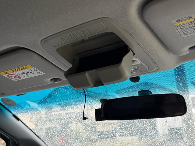 ヴォクシー ＺＳ　煌　ナビ　フルセグＴＶ　Ｂｌｕｅｔｏｏｔｈ　フリップダウンモニター　７人乗り　ＥＴＣ　両側パワースライドドア　ＤＶＤ再生　バックモニター　スマートキー　オートエアコン（58枚目）