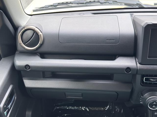 ジムニーノマド FC 未使用車 走行45キロ 4WD 禁煙車 衝突被害軽減システム レーダークルーズ コーナーセンサー スマートキー LEDヘッド 純正15インチアルミ 車線逸脱警報 オートライト オートエアコン(11枚目)