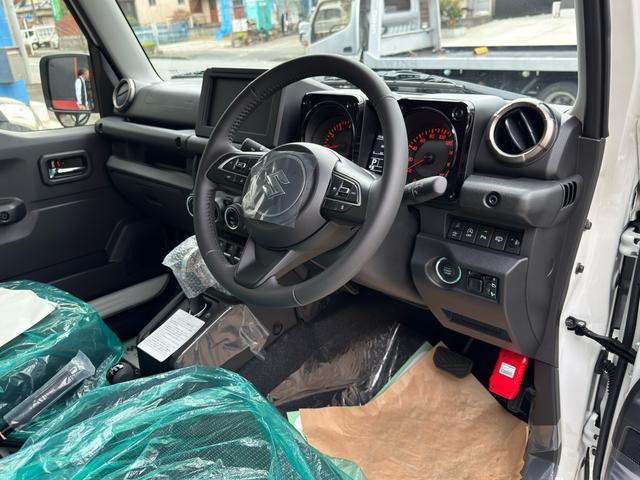 ジムニーノマド FC 未使用車 走行45キロ 4WD 禁煙車 衝突被害軽減システム レーダークルーズ コーナーセンサー スマートキー LEDヘッド 純正15インチアルミ 車線逸脱警報 オートライト オートエアコン(17枚目)