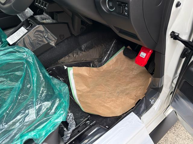 ジムニーノマド FC 未使用車 走行45キロ 4WD 禁煙車 衝突被害軽減システム レーダークルーズ コーナーセンサー スマートキー LEDヘッド 純正15インチアルミ 車線逸脱警報 オートライト オートエアコン(19枚目)