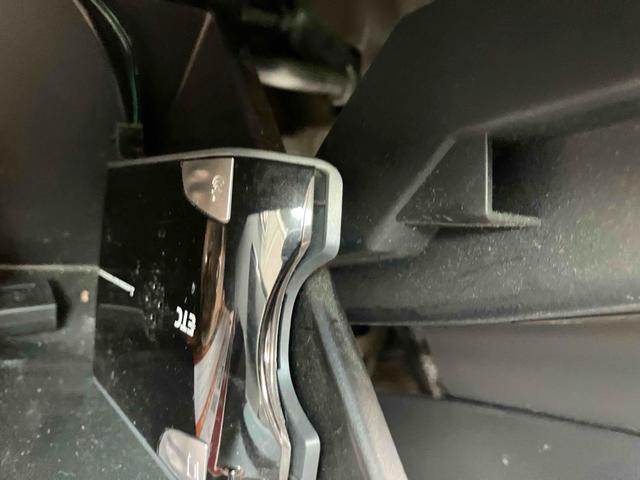 ワゴンR 20周年記念車 ETC 衝突被害軽減システム オートライト HID スマートキー アイドリングストップ 電動格納ミラー シートヒーター ベンチシート CVT 盗難防止システム ABS ESC アルミホイール(5枚目)