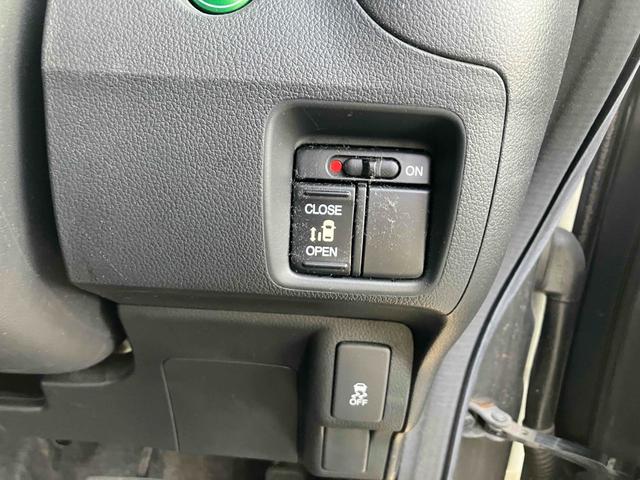 N-BOXカスタム G・Lパッケージ 両側スライド・片側電動 ナビ オートライト HID スマートキー アイドリングストップ 電動格納ミラー ベンチシート CVT 盗難防止システム ABS ESC アルミホイール エアコン(6枚目)