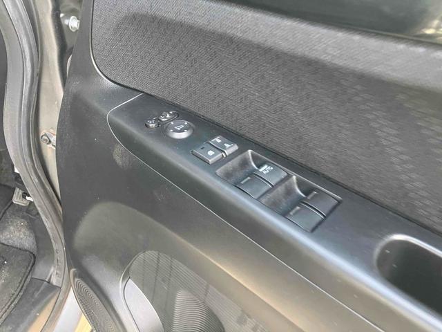 N-BOXカスタム G・Lパッケージ 両側スライド・片側電動 ナビ オートライト HID スマートキー アイドリングストップ 電動格納ミラー ベンチシート CVT 盗難防止システム ABS ESC アルミホイール エアコン(11枚目)