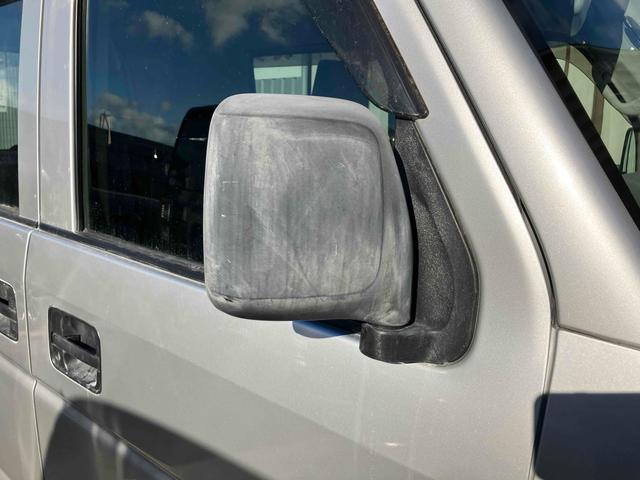 エブリイ ＰＣ　軽バン　ＡＴ　両側スライドドア　盗難防止システム　エアコン　パワーステアリング　パワーウィンドウ　運転席エアバッグ　助手席エアバッグ　ＣＤ　ミュージックプレイヤー接続可（9枚目）
