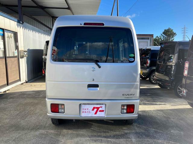 エブリイ ＰＣ　軽バン　ＡＴ　両側スライドドア　盗難防止システム　エアコン　パワーステアリング　パワーウィンドウ　運転席エアバッグ　助手席エアバッグ　ＣＤ　ミュージックプレイヤー接続可（14枚目）