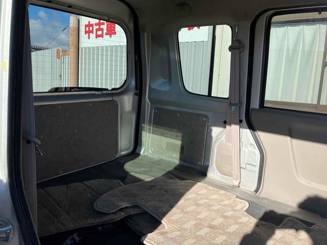 エブリイ ＰＣ　軽バン　ＡＴ　両側スライドドア　盗難防止システム　エアコン　パワーステアリング　パワーウィンドウ　運転席エアバッグ　助手席エアバッグ　ＣＤ　ミュージックプレイヤー接続可（20枚目）