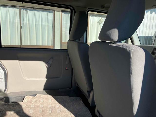 エブリイ ＰＣ　軽バン　ＡＴ　両側スライドドア　盗難防止システム　エアコン　パワーステアリング　パワーウィンドウ　運転席エアバッグ　助手席エアバッグ　ＣＤ　ミュージックプレイヤー接続可（21枚目）