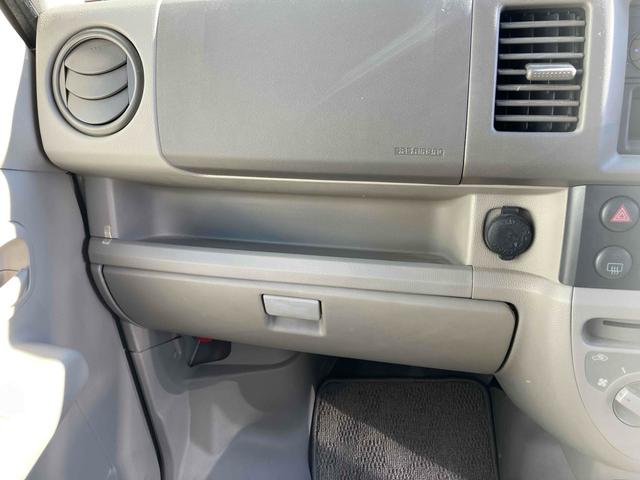 エブリイ ＰＣ　軽バン　ＡＴ　両側スライドドア　盗難防止システム　エアコン　パワーステアリング　パワーウィンドウ　運転席エアバッグ　助手席エアバッグ　ＣＤ　ミュージックプレイヤー接続可（36枚目）