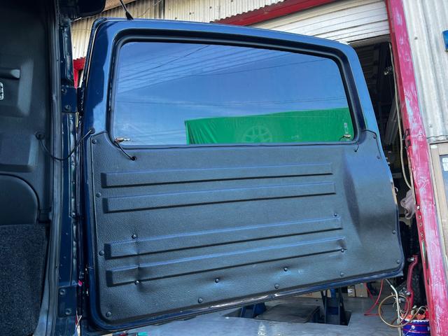 ジムニー ランドベンチャー ブルーM MT5速 シートカバー リフトアップGeolandar M/T 6.50R16 ブラッドレーホイール前後社外バンパー 新品天井ETC付きエアコン(12枚目)