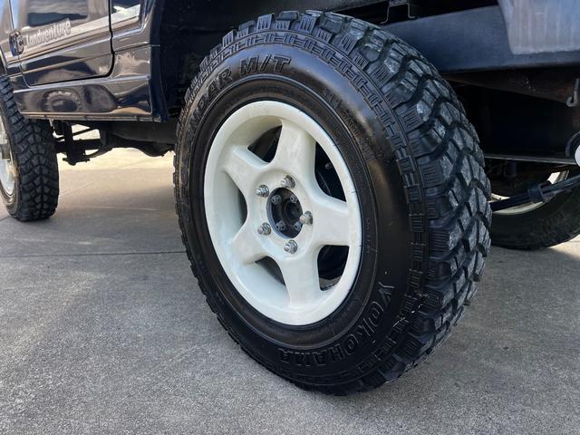 ジムニー ランドベンチャー ブルーM MT5速 シートカバー リフトアップGeolandar M/T 6.50R16 ブラッドレーホイール前後社外バンパー 新品天井ETC付きエアコン(27枚目)