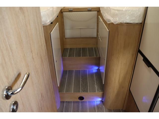 デュカト ローラーチーム　ゼフィーロ２８５ＴＬ　ディーゼル　右ハンドル　セーフティーパック　ＬＥＤデイライト　パーキングセンサー　給排水タンク　トルマコンビ燃料式　２０２３年モデル　ソーラーパネル　キャンピングカー（69枚目）