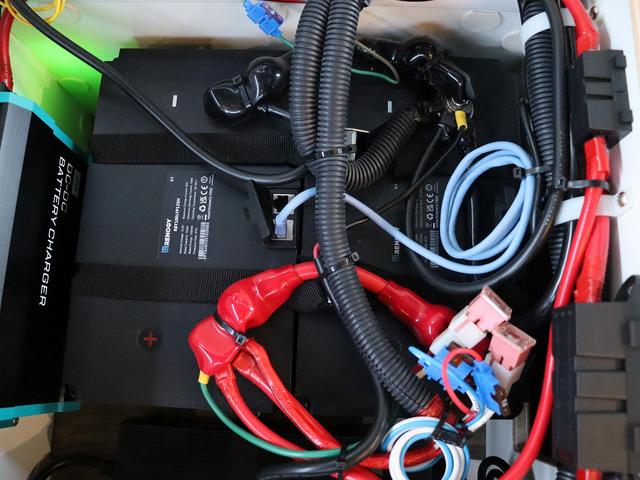 ハイエースバン 　アネックス　ウィズ　２００Ａｈリチウムバッテリー　１５００Ｗインバーター　ソーラー　スポットクーラー　ＦＦヒーター　強化足回り　トヨタセーフティセンス（31枚目）