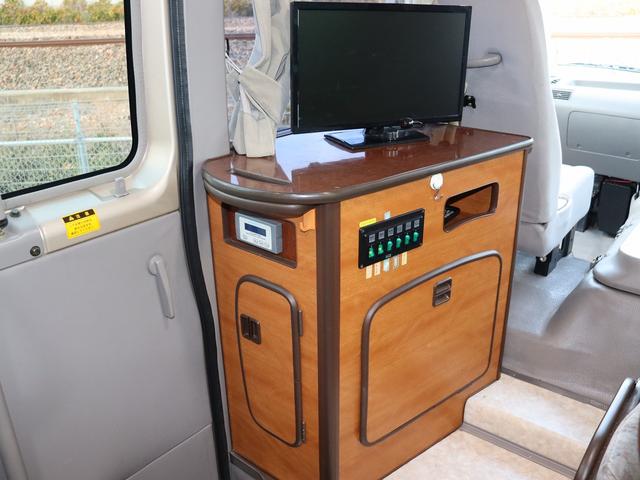 リエッセII 　ＲＶビックフット　エポックミュー　２０００Ｗインバーター　家庭用ＴＶ２台　ＭＡＸＸＦＡＮ２台　外部充電　４．０Ｌディーゼルターボ　ＮｏｘＰＭ適合（5枚目）