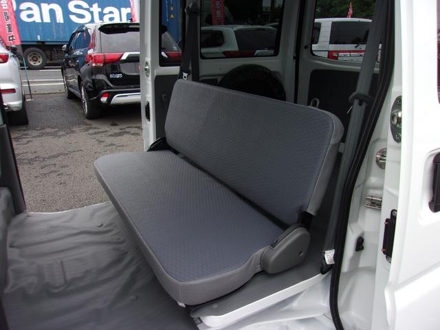ミニキャブ・ミーブ ＣＤ　１６．０ｋｗｈ　４シーター　禁煙車　フロントシートヒーター　キーレス　寒冷地仕様車　横滑り防止装置　普通充電ケーブル　リヤアンダーミラー　リヤ５面スモークガラス　普通充電口＆急速充電口　オートライト　ＡＭ／ＦＭラジオ（40枚目）