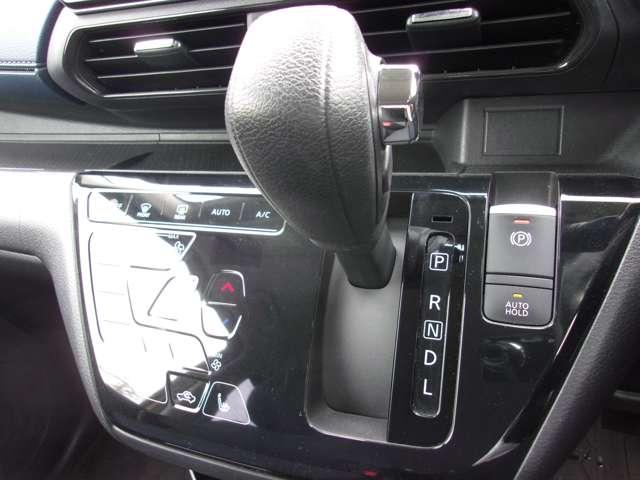 eKクロス T メモリーナビ フルセグTV マルチアラウンドモニター マイパイロット フロントシートヒーター 寒冷地仕様車 フロント&リヤパーキングセンサー 衝突被害軽減ブレーキ/誤発進抑制機能システム 禁煙車(11枚目)