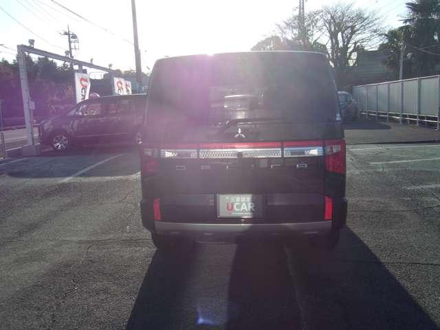 デリカD:5 P メモリーナビ フルセグTV マルチアラウンドモニター ETC 助手席側電動サイドステップ 衝突被害軽減ブレーキ/誤発進抑制機能システム フロントシートヒーター 寒冷地仕様車 電動リヤゲート 禁煙車(3枚目)