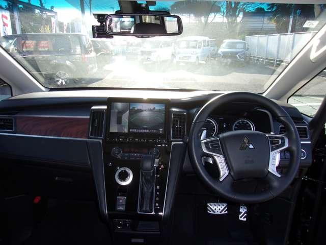 デリカD:5 P メモリーナビ フルセグTV マルチアラウンドモニター ETC 助手席側電動サイドステップ 衝突被害軽減ブレーキ/誤発進抑制機能システム フロントシートヒーター 寒冷地仕様車 電動リヤゲート 禁煙車(15枚目)